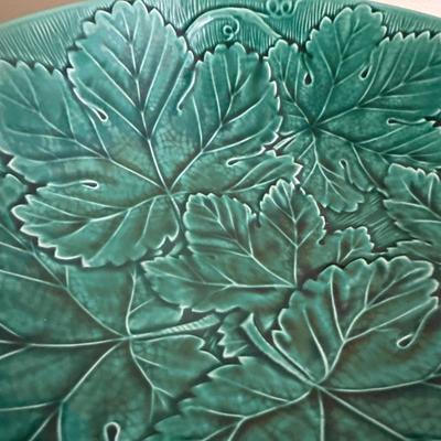 Wedgwood Green Leaf English Majolica 11" Diameter Bowl Excellent Condition