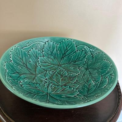 Wedgwood Green Leaf English Majolica 11" Diameter Bowl Excellent Condition
