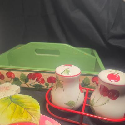 KITCHEN ITEMS WITH A CHERRY THEME