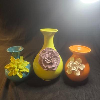3 VASES WITH DIMENSIONAL BLOSSOMS