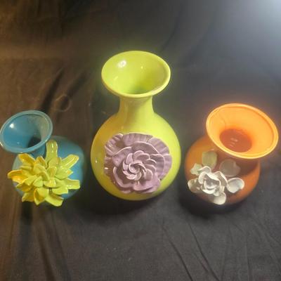3 VASES WITH DIMENSIONAL BLOSSOMS
