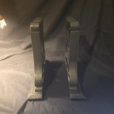 IMPERIAL CLOCK WORKS BOOK ENDS THAT ARE BATTERY OPERATED CLOCKS