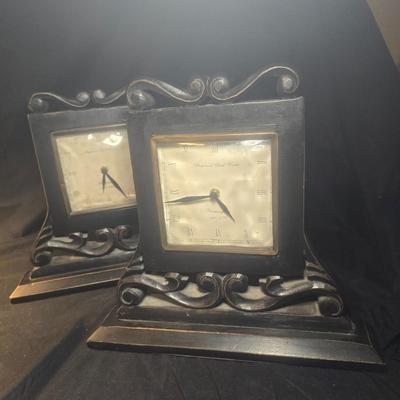 IMPERIAL CLOCK WORKS BOOK ENDS THAT ARE BATTERY OPERATED CLOCKS