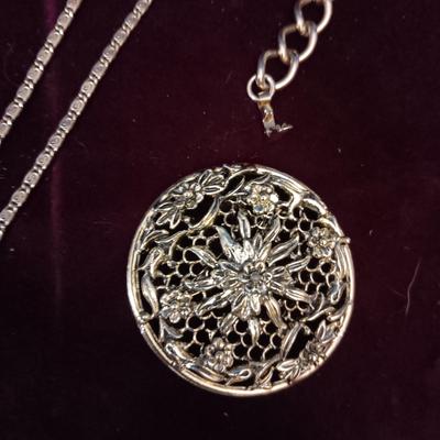 GOLD TONE JEWELRY