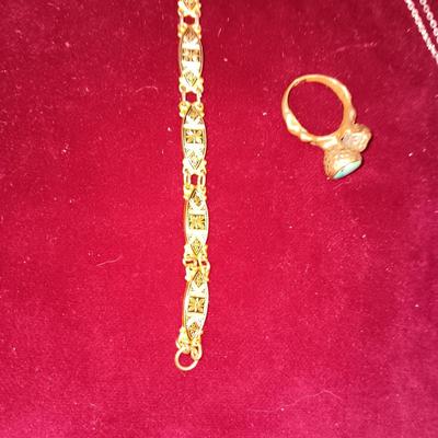 GOLD TONE JEWELRY