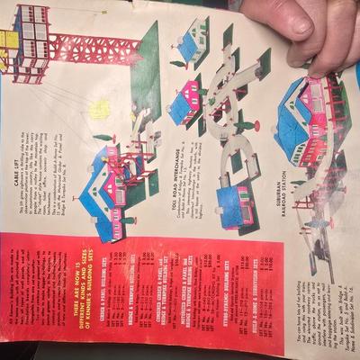 VINTAGE BUILD A HOME SET CHILDS TOY