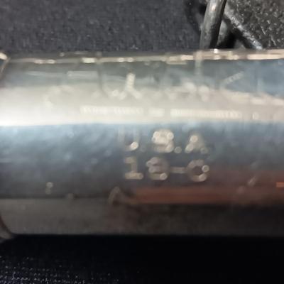 ARTLEY FLUTE IN A VELVET LINED CARRY CASE