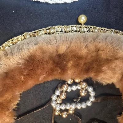 MISC JEWELRY AND FAUX FUR COLLAR