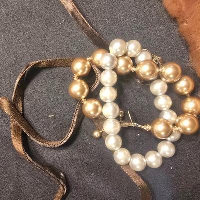 MISC JEWELRY AND FAUX FUR COLLAR
