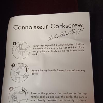 NEW CONNOISSEUR CORKSCREW IN A WOODEN CHEST
