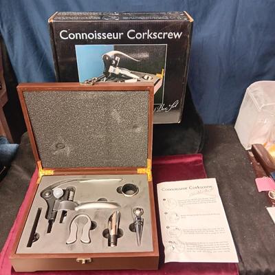 NEW CONNOISSEUR CORKSCREW IN A WOODEN CHEST