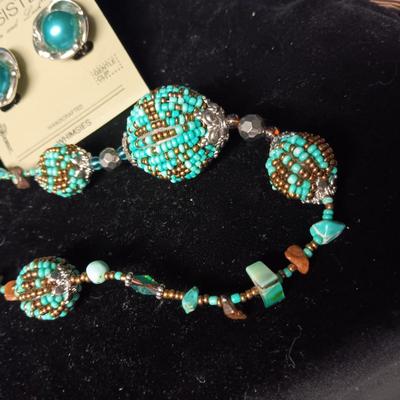 BEAUTIFUL FASHION JEWELRY