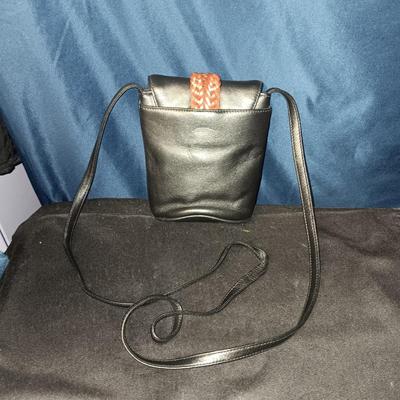 ONE WORLD BY BRIGHTON LEATHER PURSE