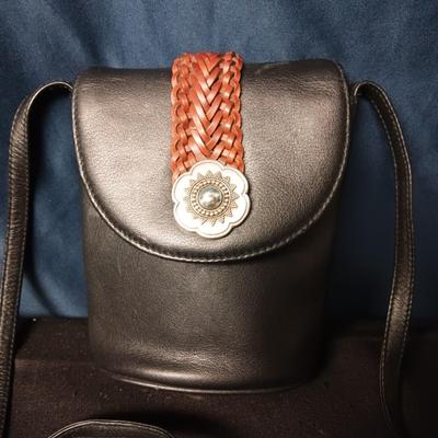 ONE WORLD BY BRIGHTON LEATHER PURSE