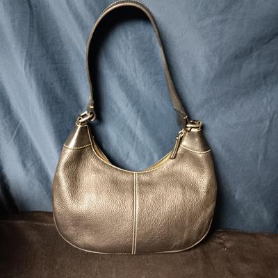 DOONEY & BOURKE BLACK LEATHER PURSE