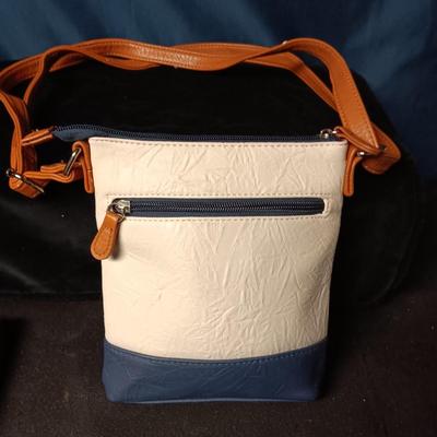 STONE MOUNTAIN LEATHER PURSE AND A NINE WEST BLACK PURSE