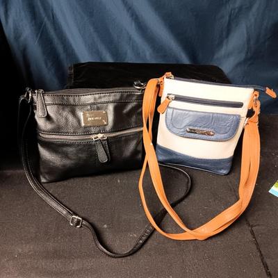 STONE MOUNTAIN LEATHER PURSE AND A NINE WEST BLACK PURSE