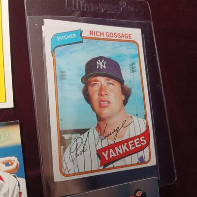 MISC BASEBALL TRADING CARDS (1)