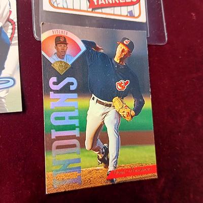 MISC BASEBALL TRADING CARDS (1)