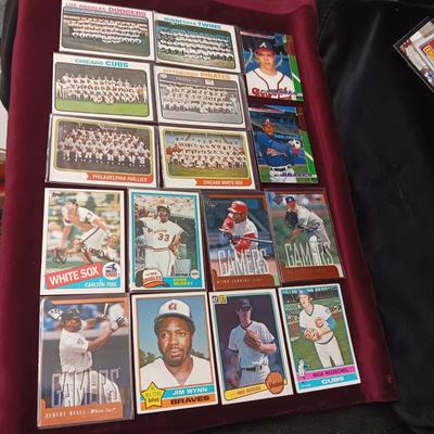 MISC BASEBALL TRADING CARDS (4)