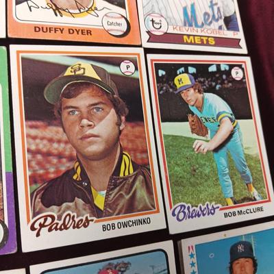 MISC BASEBALL TRADING CARDS (5)