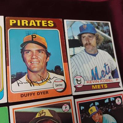 MISC BASEBALL TRADING CARDS (5)