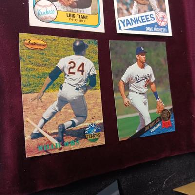 MISC BASEBALL TRADING CARDS (6)