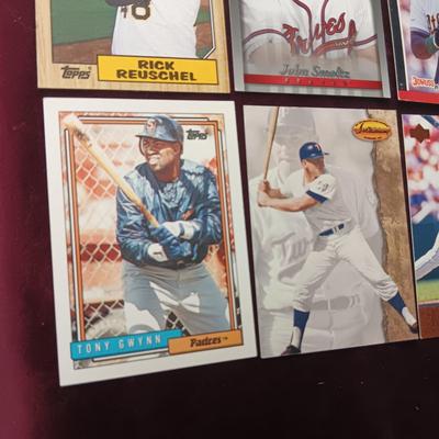 MISC BASEBALL TRADING CARDS (8)