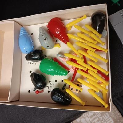 PARTIAL MARX UNTOUCHABLES PLAYSET AND A VINTAGE COOTIE GAME