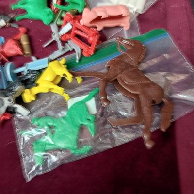 SMALL VINTAGE RANDOM TOYS