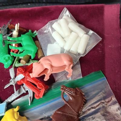 SMALL VINTAGE RANDOM TOYS