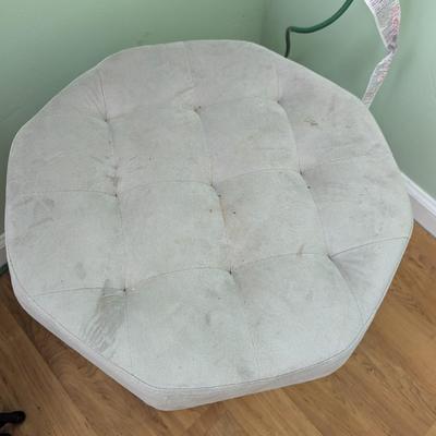 Pair Of Storage Ottomans Footstools & Organizers Choice 1 (FR)