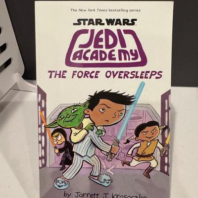 Lot of 4 Star Wars “comic” books (see pics)