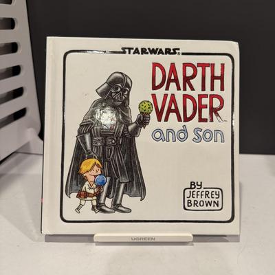 Lot of 4 Star Wars “comic” books (see pics)