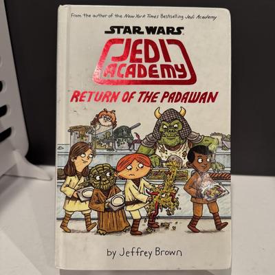 Lot of 4 Star Wars “comic” books (see pics)