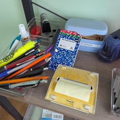 Assorted Lot Of Office Supplies #1 (FR)
