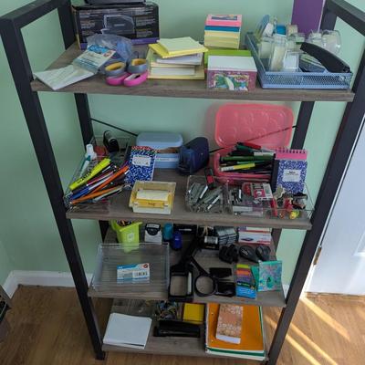 Assorted Lot Of Office Supplies #1 (FR)