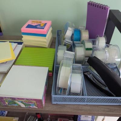 Assorted Lot Of Office Supplies #1 (FR)