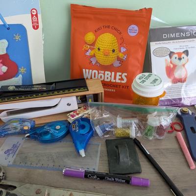 Arts & Crafts Supplies #1 (FR)