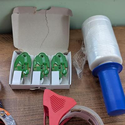 Assortment Of Packing Supplies (FR)