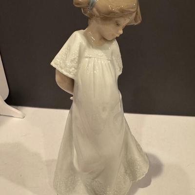 NAO by Llardo. “So Shy”.