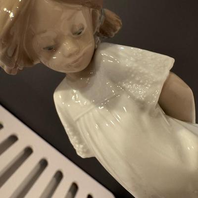 NAO by Llardo. “So Shy”.