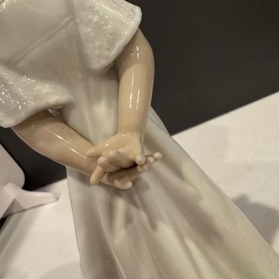 NAO by Llardo. “So Shy”.