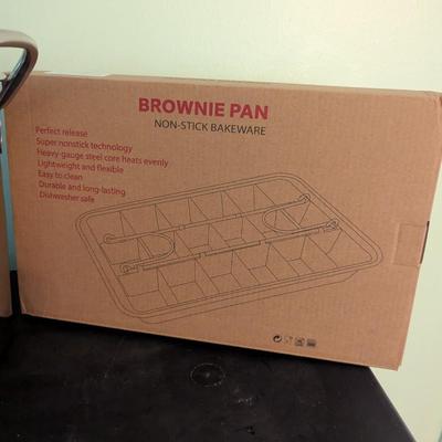 Assortment Of Kitchen Baking & Cooking Items #4 (SB)