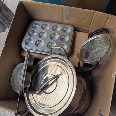 Assortment Of Kitchen Baking & Cooking Items #4 (SB)