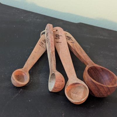 Wooden Measuring Spoons (HW)