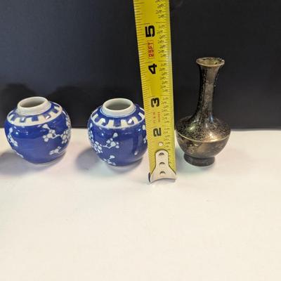 Chinese Cobalt Blue & White Ginger Jar & Brass Vases