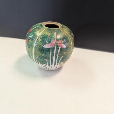 Butterfly Antique Ginger Jar With Lid