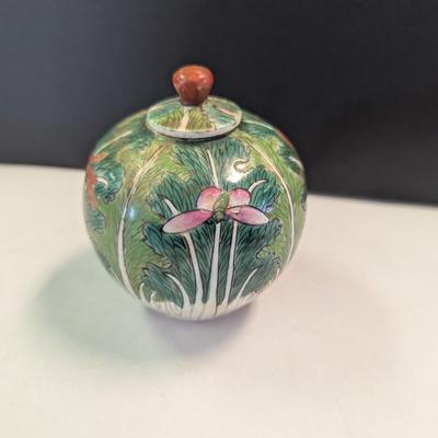Butterfly Antique Ginger Jar With Lid