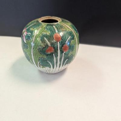 Butterfly Antique Ginger Jar With Lid